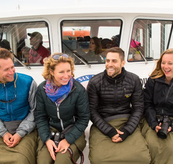 Boat-enjoy-close-happy