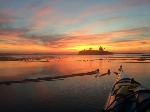 Sunset paddling in the San Juan Islands Kayaking in the San Juan Islands